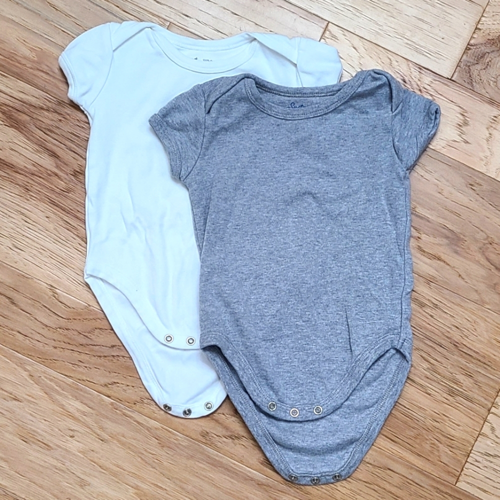 Pact organic cotton onesies, 6-9 month